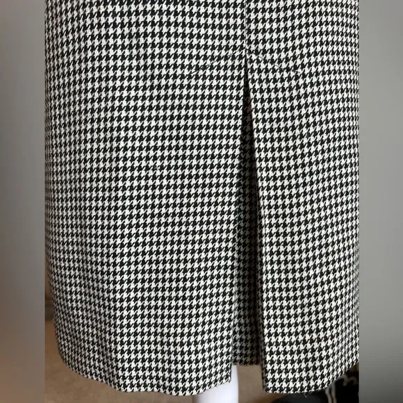 Vintage Houndstooth Midi Pencil Skirt w/ Pockets by JG Petite Collection