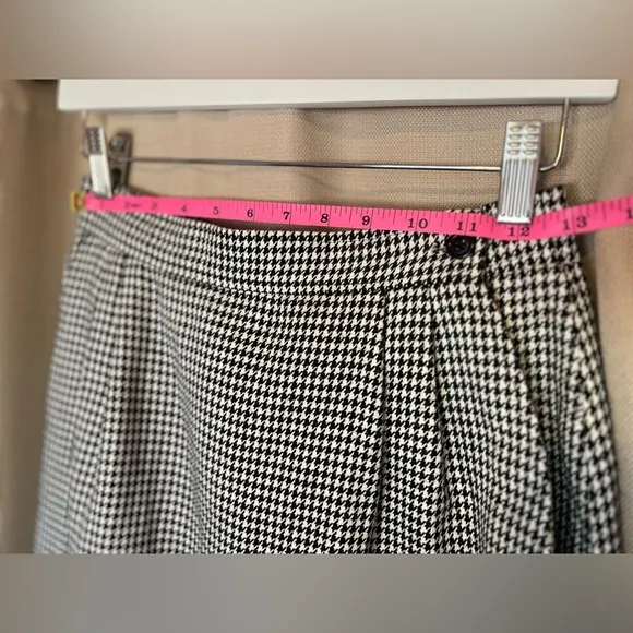 Vintage Houndstooth Midi Pencil Skirt w/ Pockets by JG Petite Collection