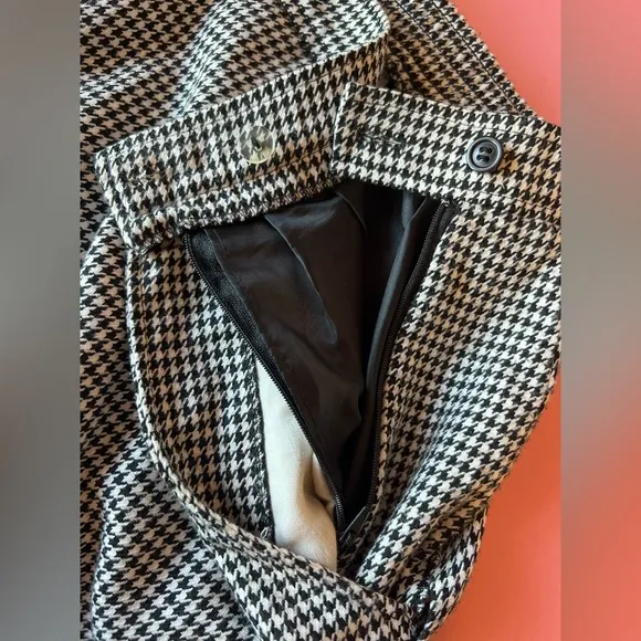 Vintage Houndstooth Midi Pencil Skirt w/ Pockets by JG Petite Collection