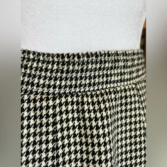 Vintage Houndstooth Midi Pencil Skirt w/ Pockets by JG Petite Collection