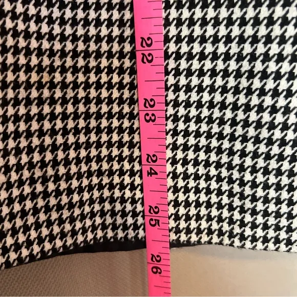 Vintage Houndstooth Midi Pencil Skirt w/ Pockets by JG Petite Collection
