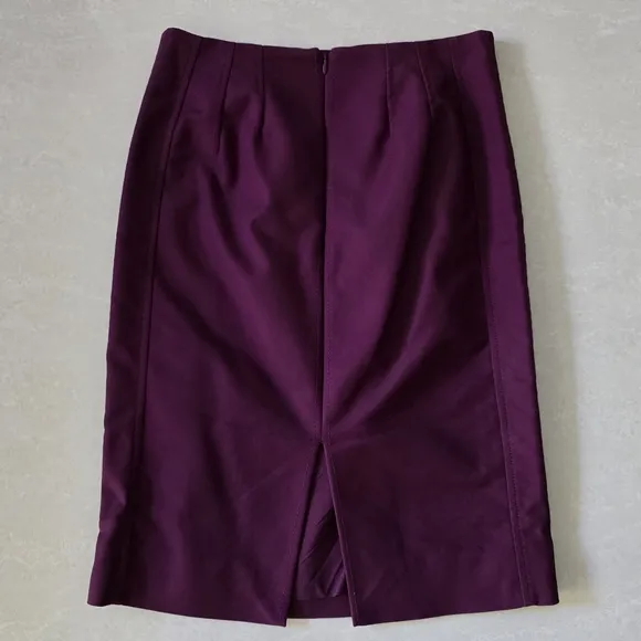 WHBM Perfect Form Fitted Pencil Skirt with Waist Darts - Plum - Size 0