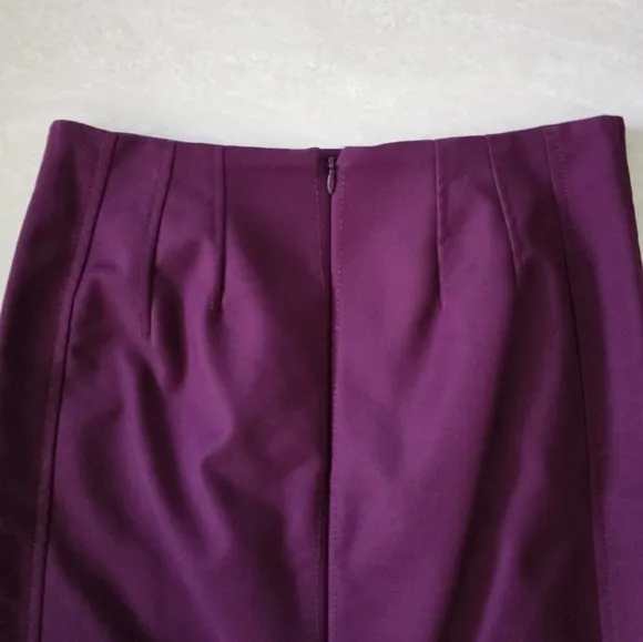 WHBM Perfect Form Fitted Pencil Skirt with Waist Darts - Plum - Size 0