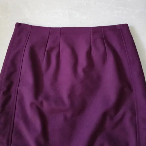 WHBM Perfect Form Fitted Pencil Skirt with Waist Darts - Plum - Size 0