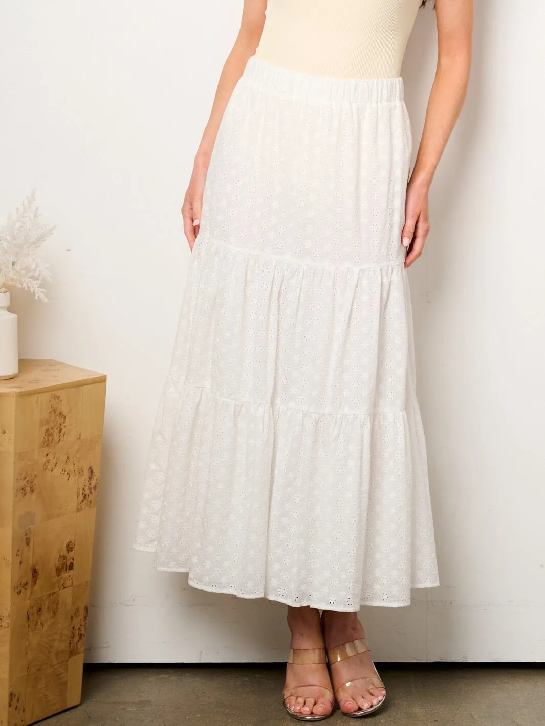 WOMEN'S ELASTIC WAIST EYELET FLORAL TIERED MAXI SKIRT