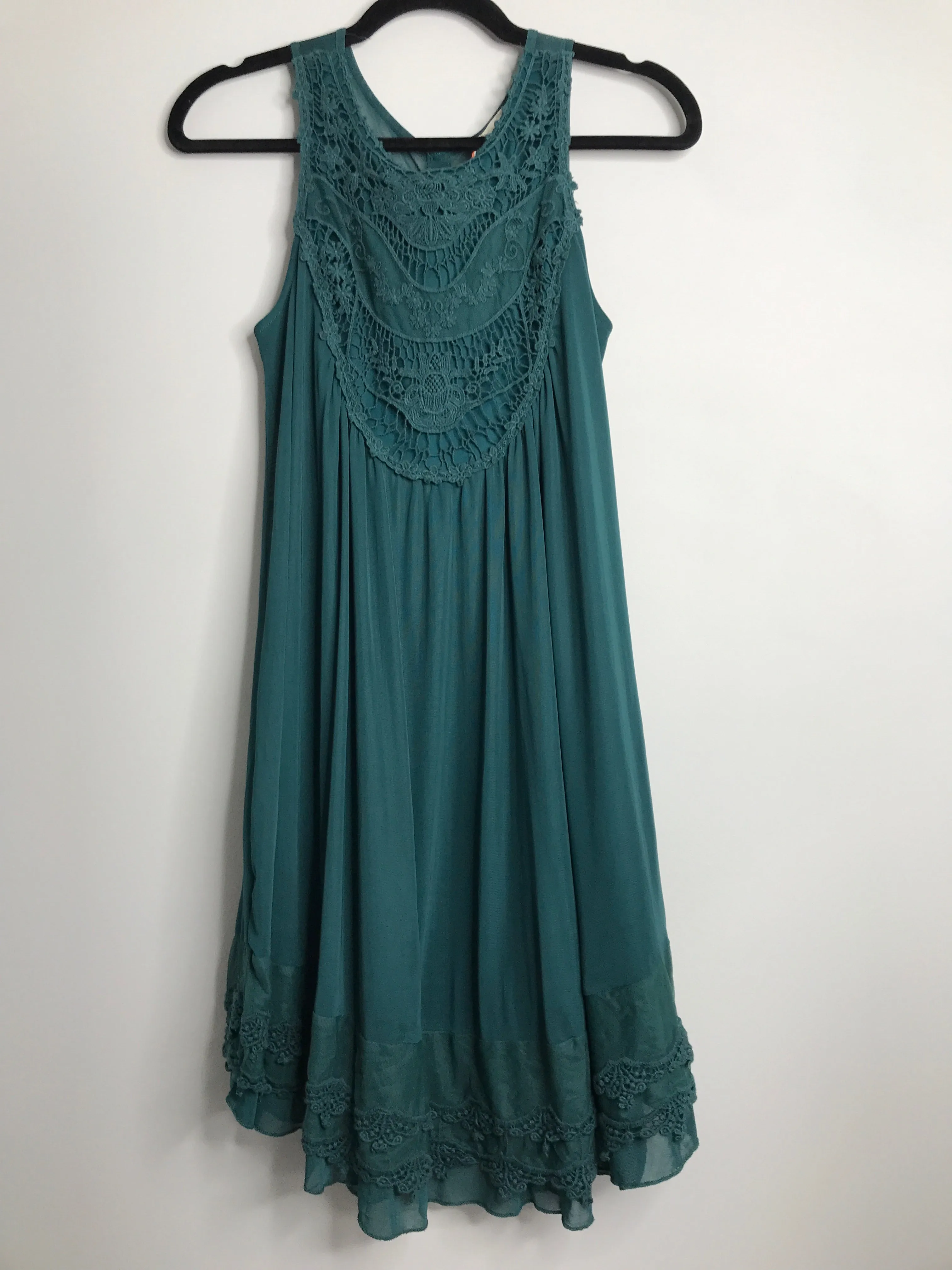 Womens Size XSm Misses Green Altar'd State Dress