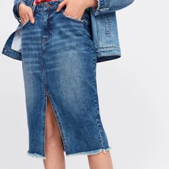 Zara distress Jean Pencil skirt